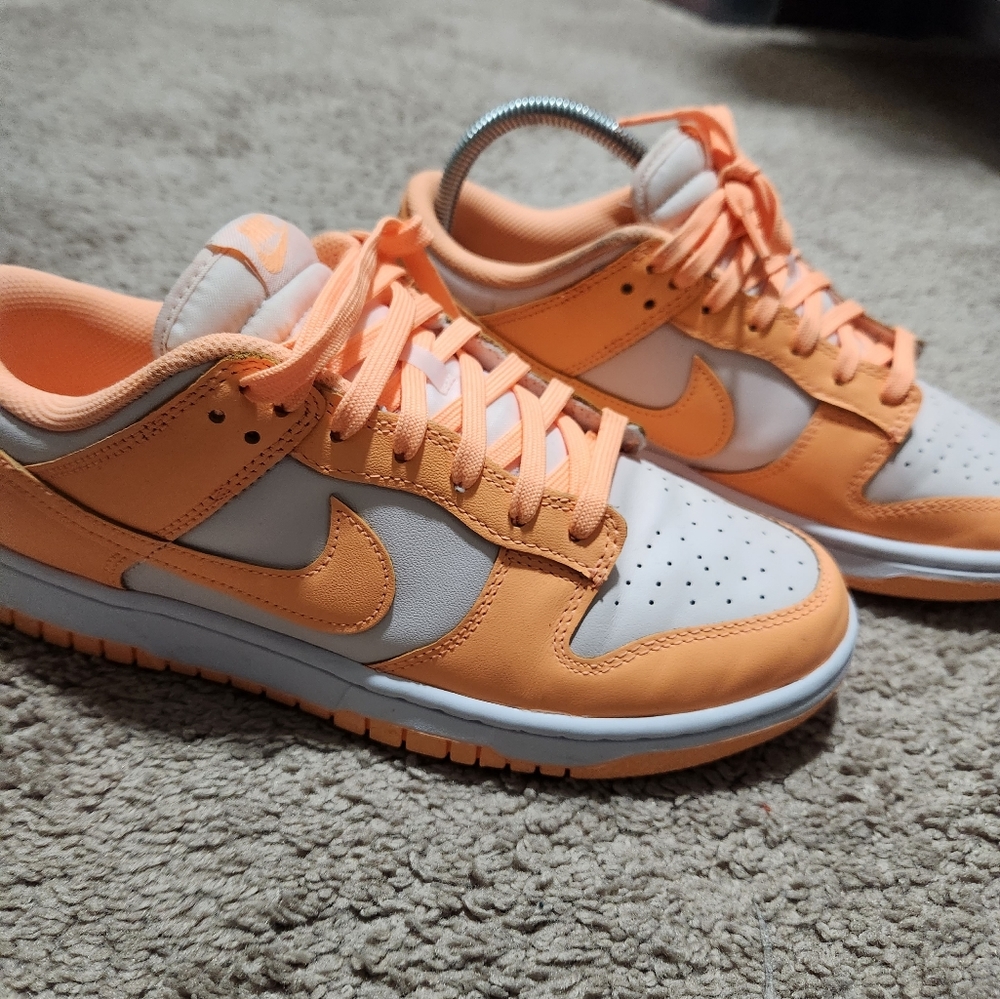 Nike Peaches and cream dunks womens size 10